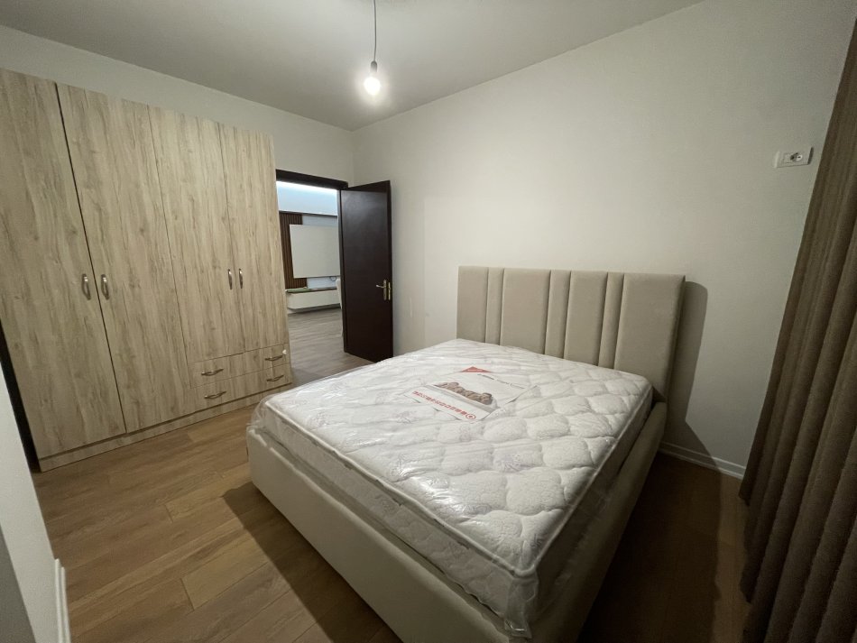 Tirane, shitet apartament 1+1+Ballkon , 67 m² 95.000 € (Loni Ligori)