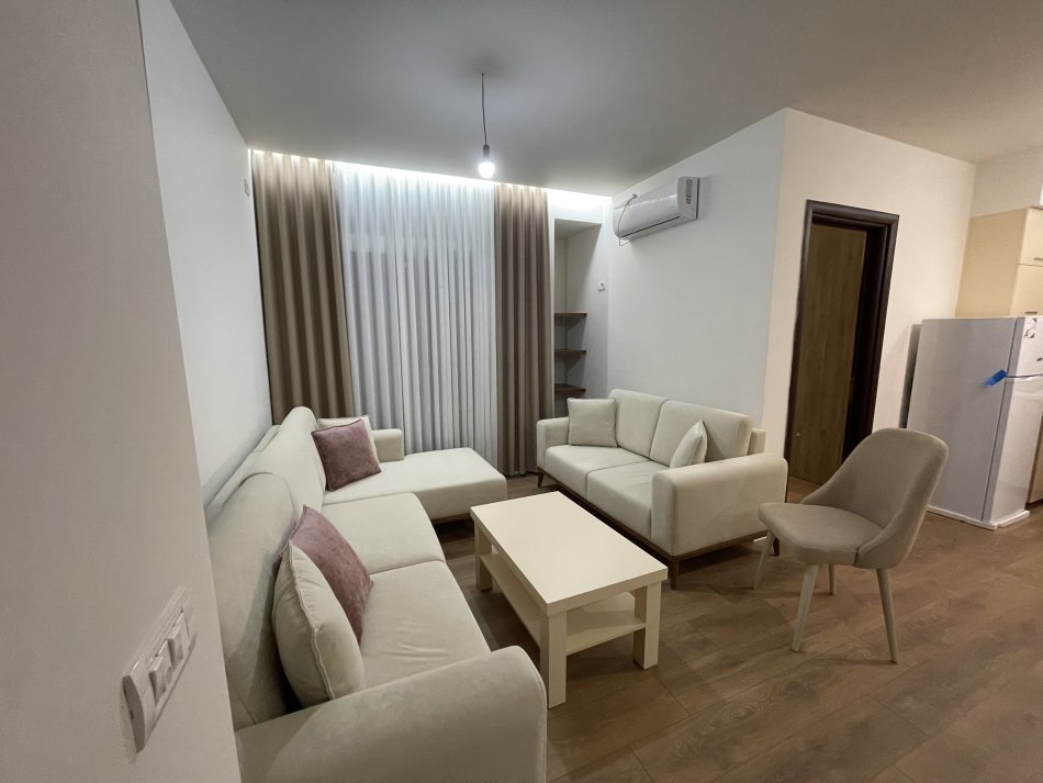 Tirane, jepet me qera apartament 2+1 , 70 m² 450 € (Astir)