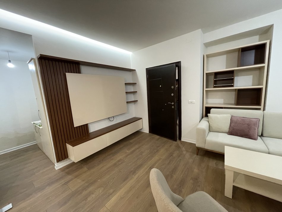 Tirane, shitet apartament 1+1+Ballkon , 67 m² 95.000 € (Loni Ligori)