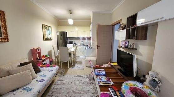 Tirane, shitet apartament 2+1+BLK