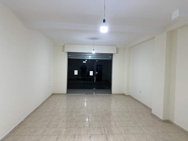 Tirane, jepet me qera dyqan Kati 0, 60 m² 30.000 Leke (Rruga 3 Deshmoret Yzberish)