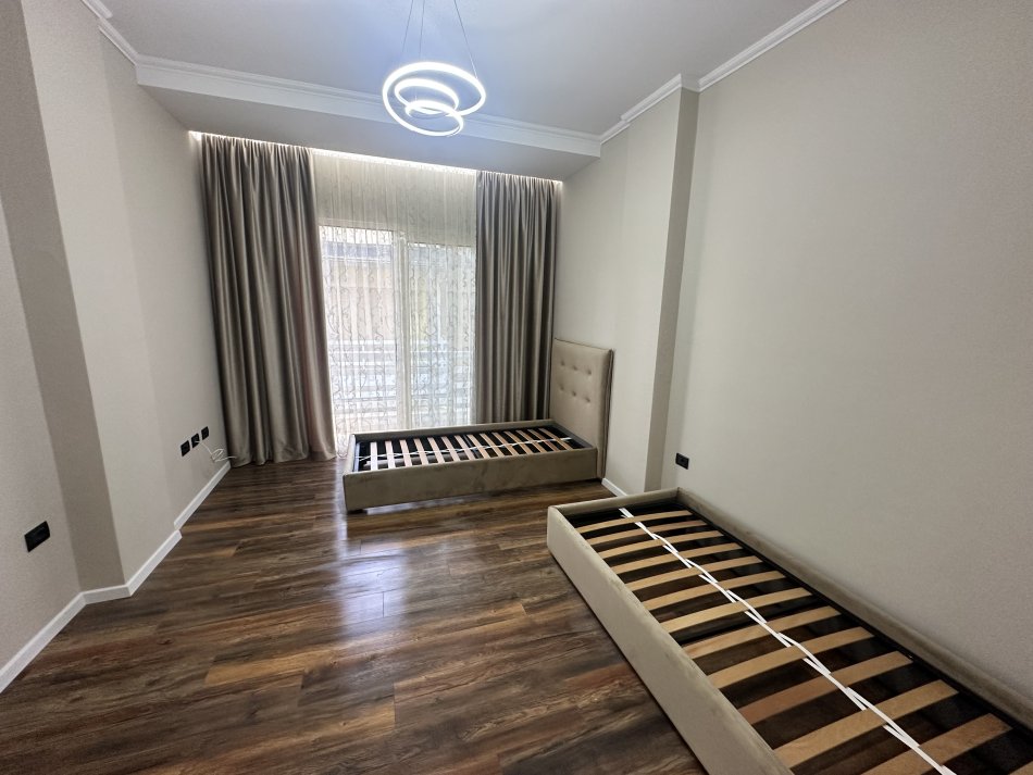 Gjiri Lalezit | Hamallaj, shes apartament 2+1+Aneks+Ballkon Kati 2, 125 m² 248.000 € (Kompleksi Lura 1 Gjiri i Lalzit)