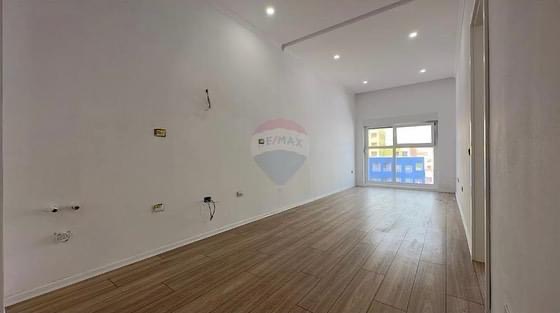 Tirane, shes apartament 1+1+BLK