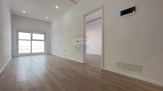 Tirane, shes apartament 1+1+BLK