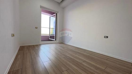 Tirane, shes apartament 1+1+BLK