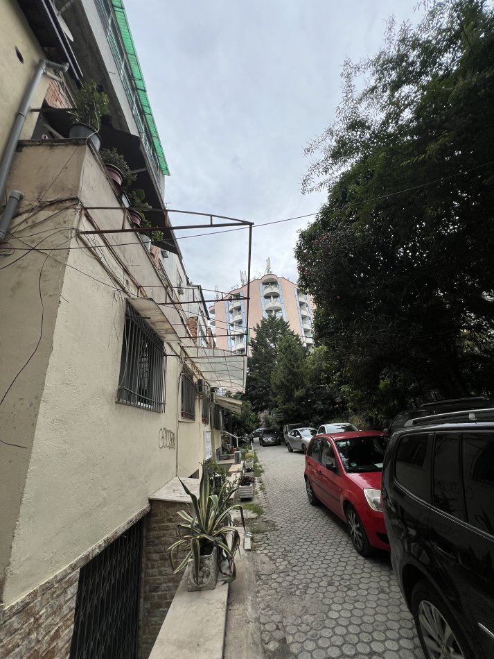 Shitet Bodrum te pallatet Moskat , Stadiumi Dinamo Kati -1, 27 m² 23.490 euro
