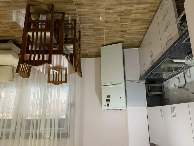 Tirane, jepet me qera apartament 2+1+BLK Kati 4, 90 m² 600 Euro (Jeronim de rada)