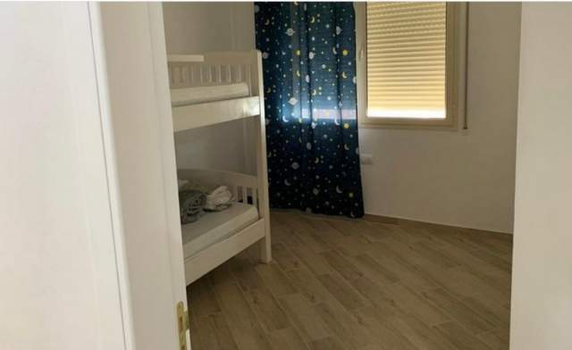 Vlore, jepet me qera apartament 2+1 76 m² 400 Euro (Lungomare)