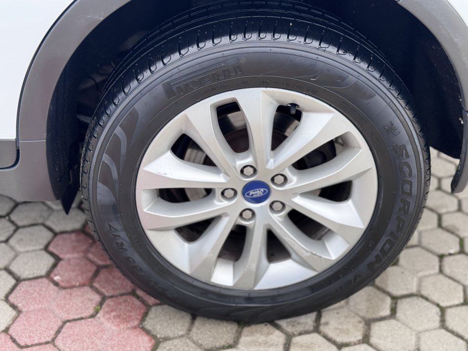 Durres, shes makine Ford Kuga 2.0Nafte Automatike 2011 Nafte, e bardhë automatik Klima 197 km