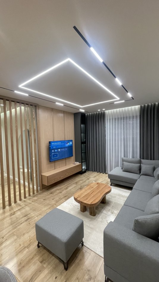 Tirane, jepet me qera apartament 2+1+Ballkon Kati 1, 112 m² 1.800 € (Liqeni i Thate)