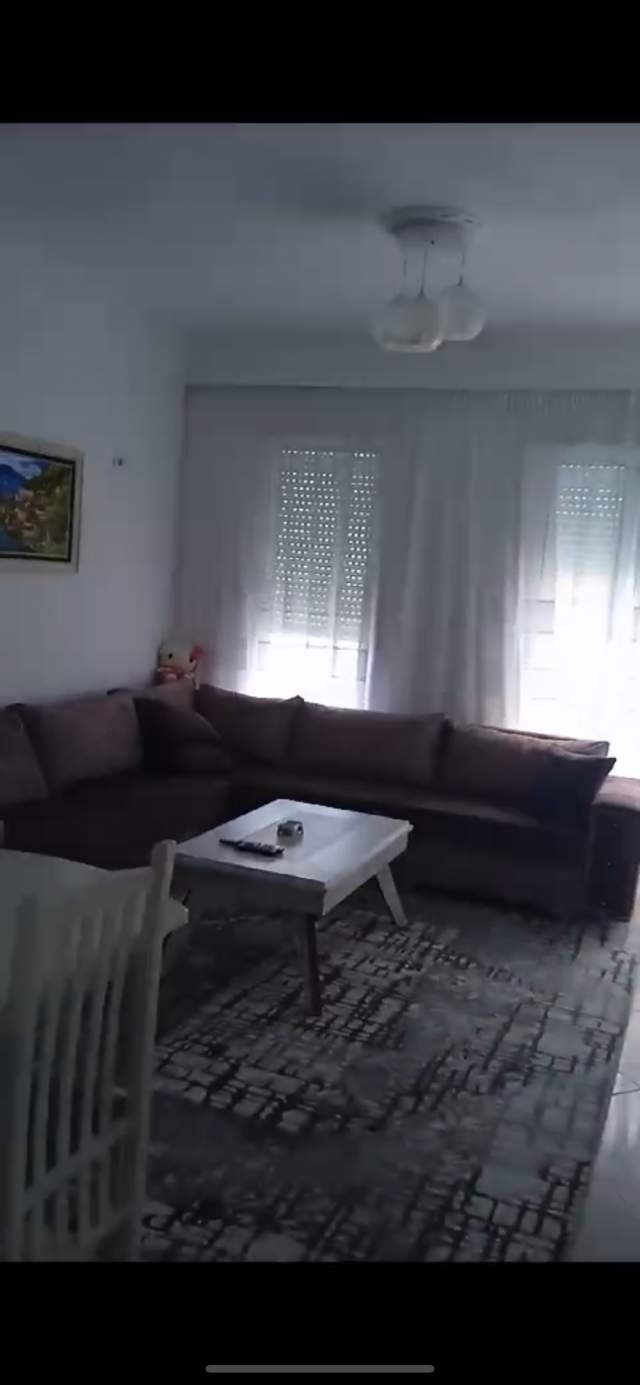 Tirane, jepet me qera apartament 1+1+BLK Kati 2, 70 m² 300 Euro (Qesarake)