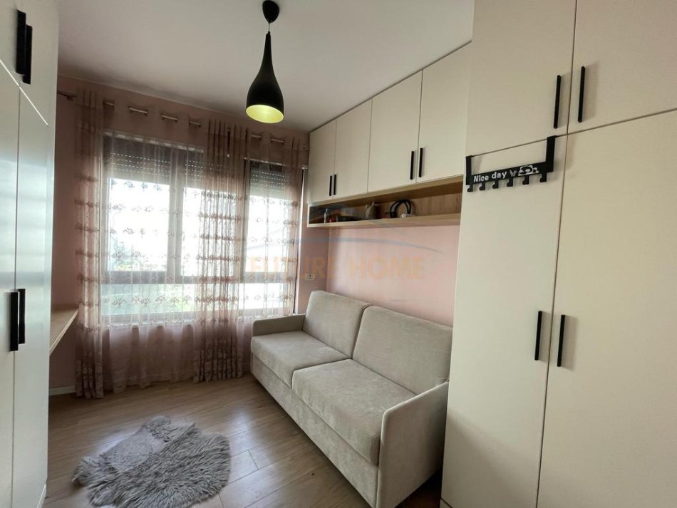 Tirane, shitet apartament 2+1+Ballkon Kati 3, 78 m² 210000 € (Frosina Plaku)