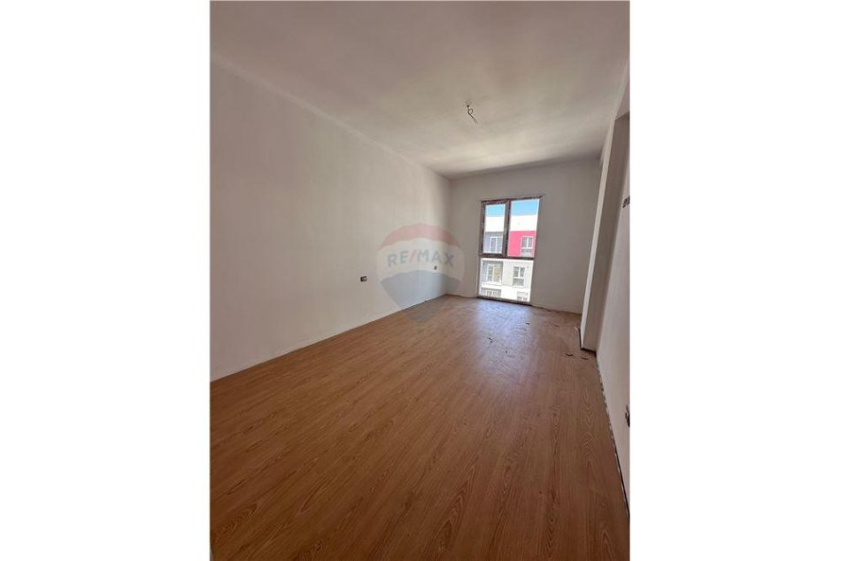 Tirane, shitet apartament 2+1 Kati 8, 85 m² 84.000 € (Qtu)