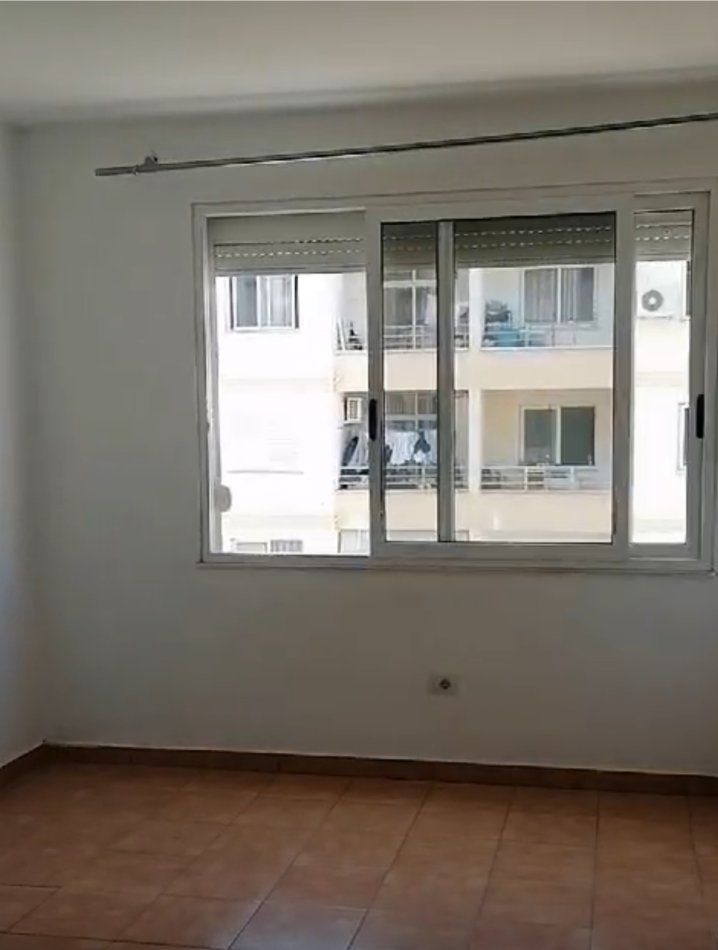 Tirane, shitet apartament 2+1 Kati 5, 116.500 € 
