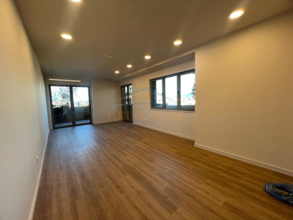Tirane, jepet me qera zyre Kati 10, 113 m² 1.750 € (Lion Park 1)