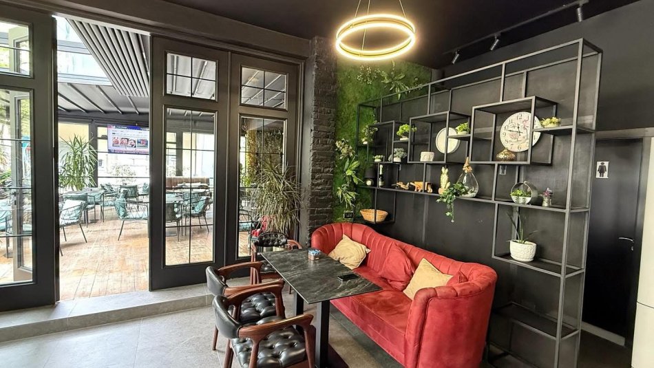 Tirane, jepet me qera , 2.000 € (Rruga Xhanfize Keko)