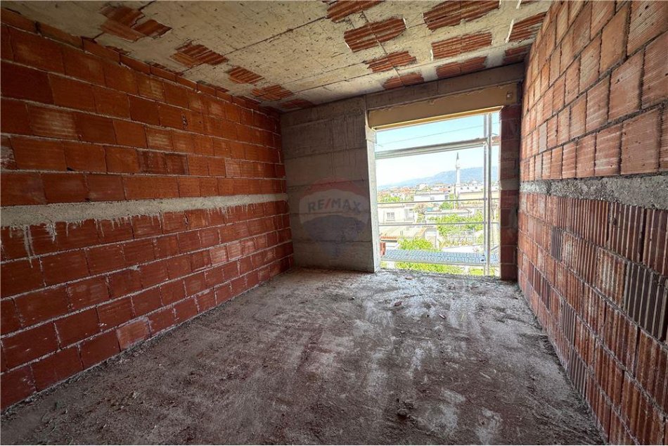 Tirane, shitet apartament 1+1 Kati 2, 63 m² 69.000 € (Qtu)
