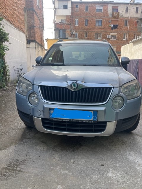 Tirane, shes SUV | Fuoristrad | Xhip SKODA Benzin, gri metalizato automatik Kondicioner 180.000 km 4.000 €