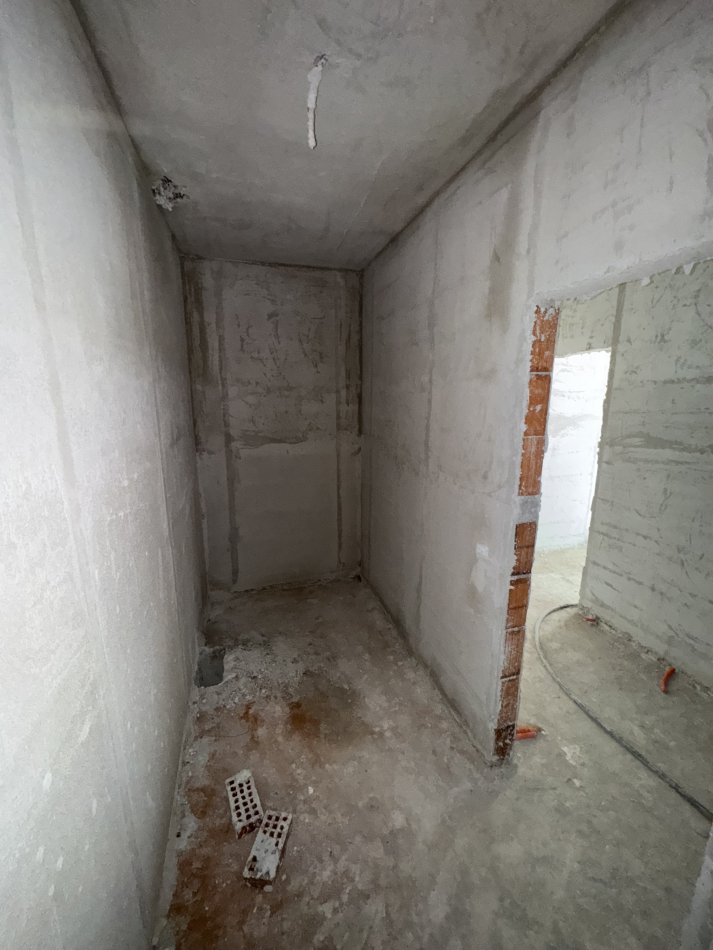 Tirane, shitet apartament 1+1+Ballkon Kati 2, 77 m² 73.000 € (Unaza E Madhe Paskuqan)