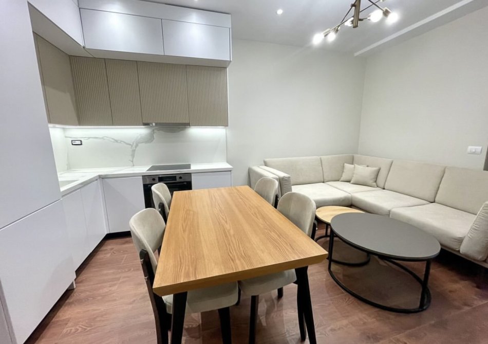Tirane, jepet me qera apartament 1+1 , 800 € (Rruga e Kavajes, &quot;Tirana Garden Building)
