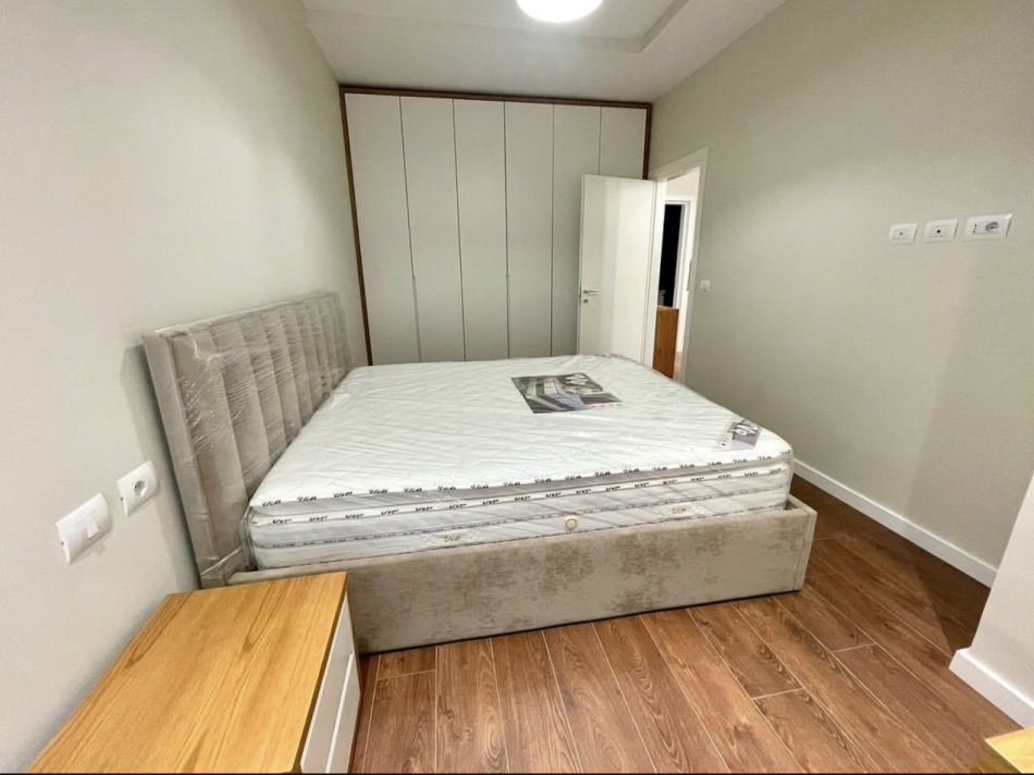 Tirane, jepet me qera apartament 1+1 , 800 € (Rruga e Kavajes, &quot;Tirana Garden Building)