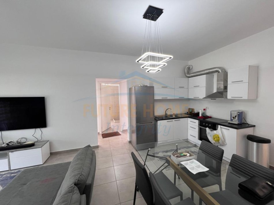 Tirane, shitet apartament 2+1+2 poste parkimi Kati 9, 100 m² 220.000 € (Fusha e Aviacionit)