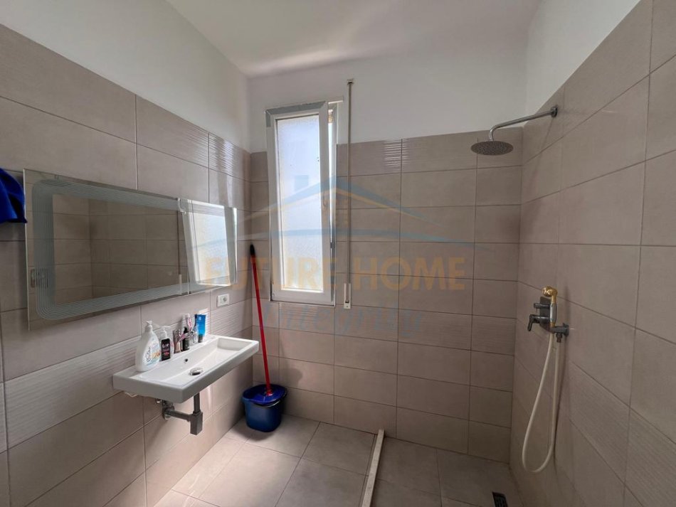 Tirane, shitet apartament 2+1+2 poste parkimi Kati 9, 100 m² 220.000 € (Fusha e Aviacionit)