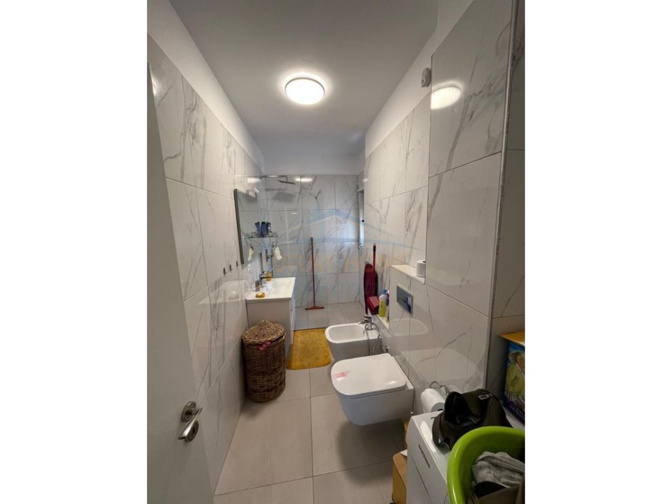 Tirane, shitet apartament 2+1+Ballkon Kati 9, 91 m² 198.800 € (Selvia)