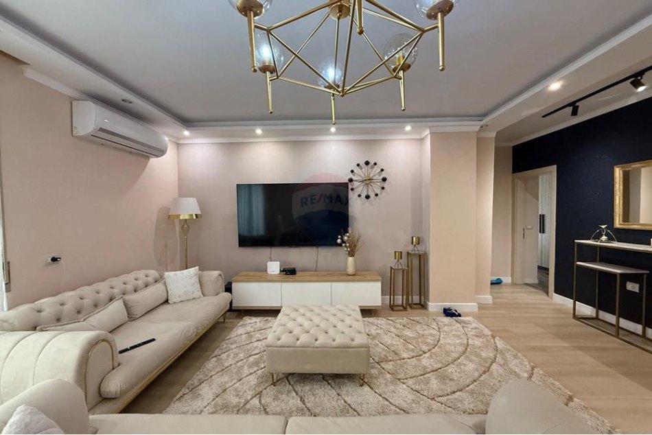 Tirane, jepet me qera ambjent biznesi , 121 m² 750 € (Liqeni i thate)