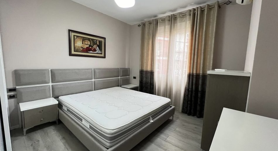 jepet me qera apartament 2+1 , (Rr e Elbasanit)