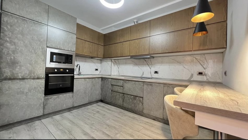 jepet me qera apartament 2+1 , (Rr e Elbasanit)