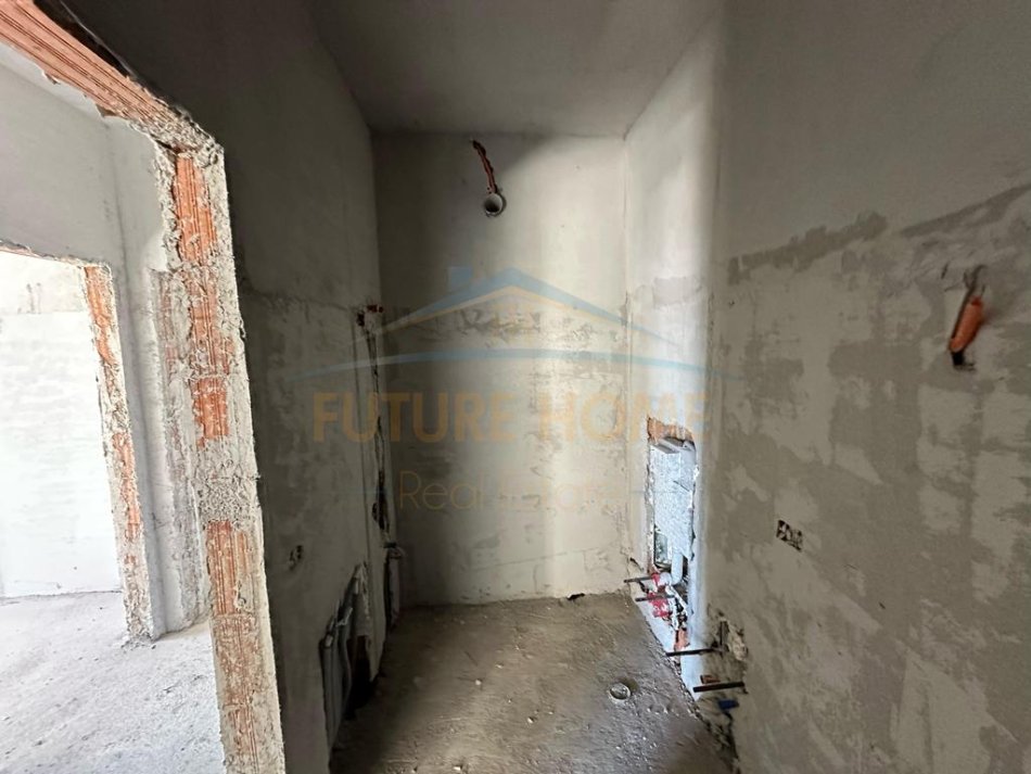 Tirane, shitet apartament 2+1+Ballkon Kati 7, 112 m² 156.000 € (5 Maj)