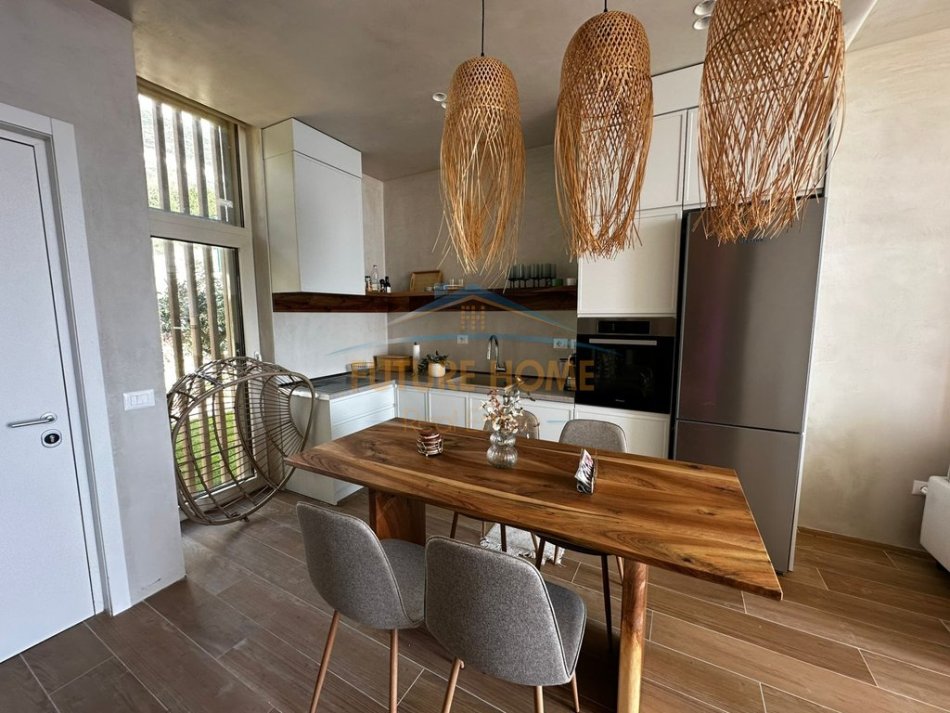 Vlore, shitet apartament 2+1+Ballkon , 91 m² 550.000 € (Green Coast)