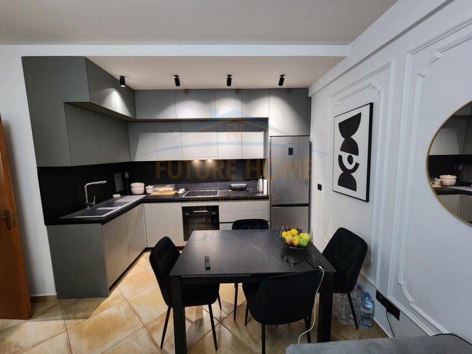Tirane, shitet apartament 1+1+Ballkon Kati 3, 63 m² 155.000 € (Kodra e diellit)