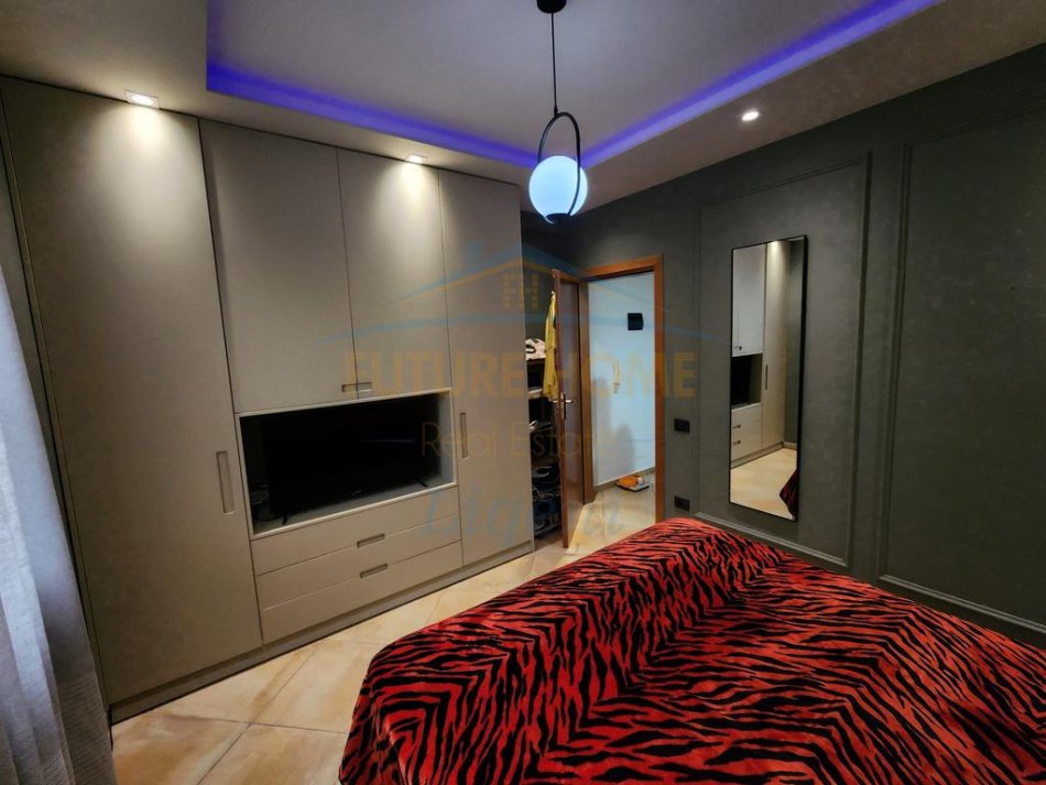 Tirane, shitet apartament 1+1+Ballkon Kati 3, 63 m² 155.000 € (Kodra e diellit)