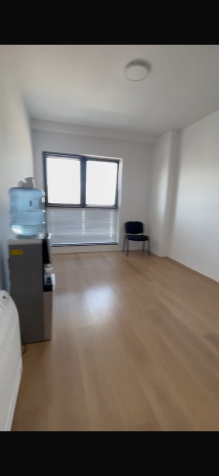 Tirane, jepet me qera ambjent biznesi Kati 10, 110 m² 