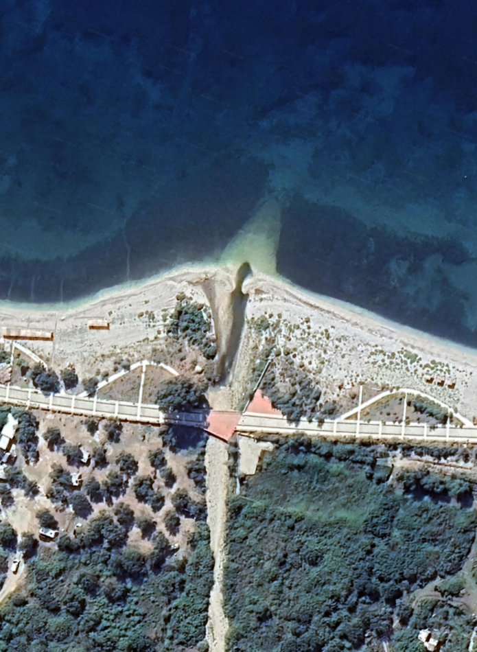 Himare, shitet toke ne bregdet , 2,340 m² 725,000 € (Buze Deti)