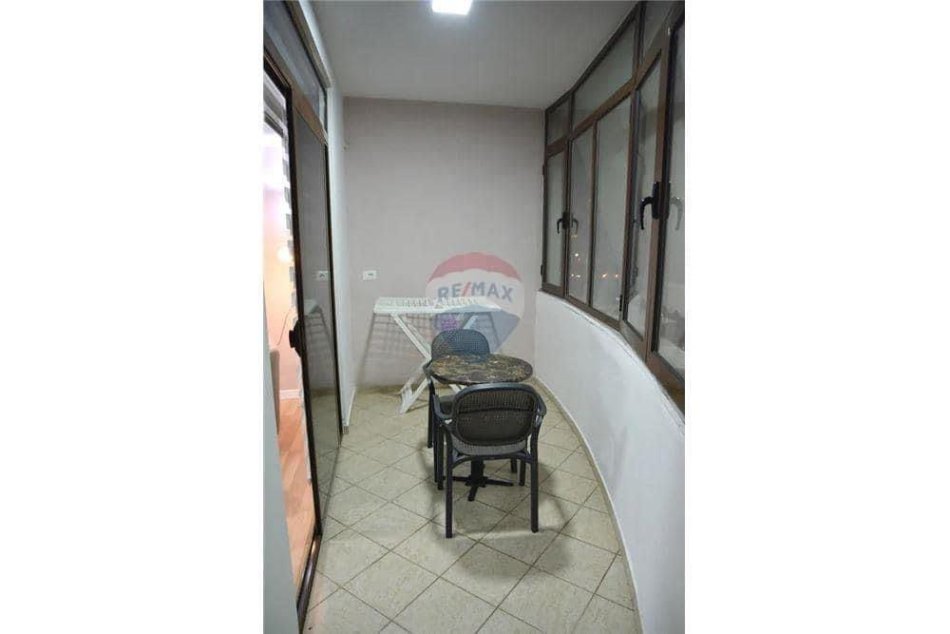 Tirane, jepet me qera apartament 1+1 Kati 6, 68 m² 600 € (Rruga Kavajes)
