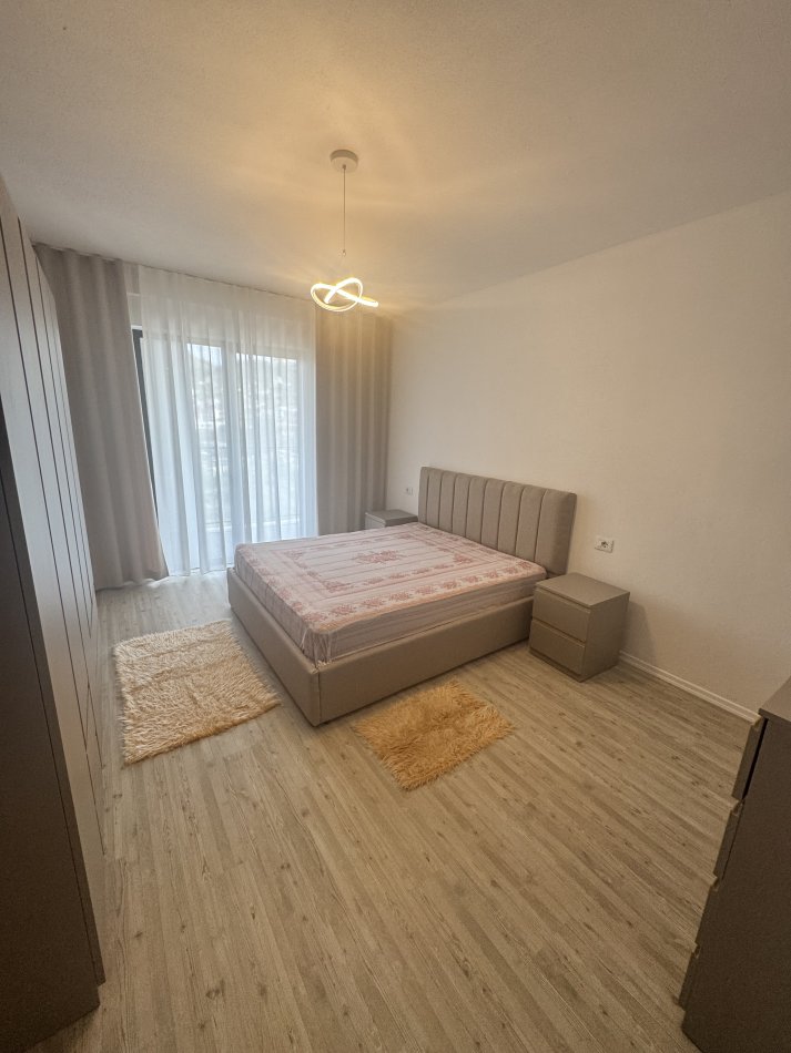 Tirane, jepet me qera apartament 1+1+Ballkon Kati 5, 94 m² 370 € (Kombinat te njesia bashkiake)