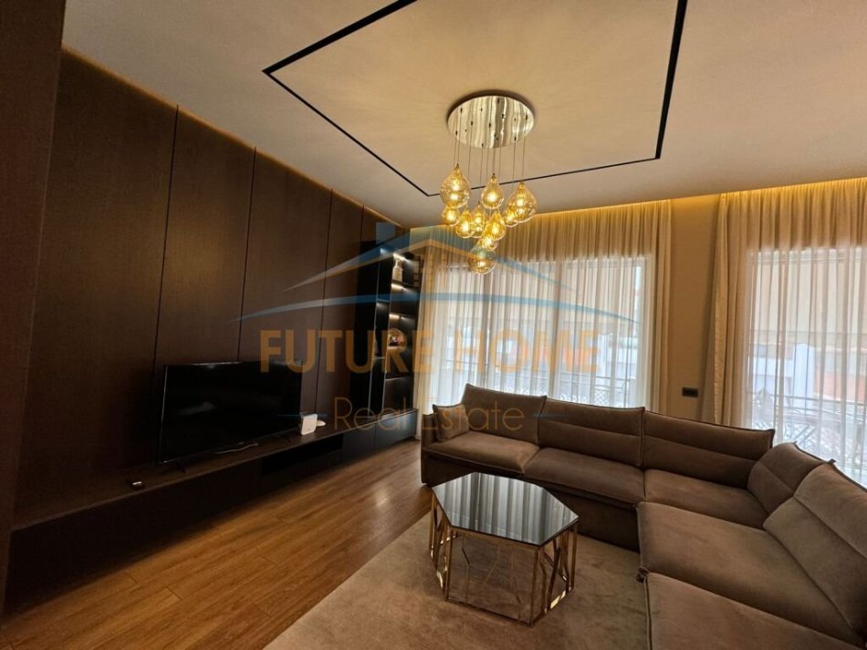 Tirane, shitet apartament 2+1+Ballkon Kati 8, 138 m² 530.000 € (Kompleksi Delijorgji)