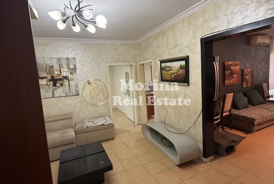 Tirane, jepet me qera apartament 2+1 Kati 4, 100 m² 600 € (Komuna Parisit)