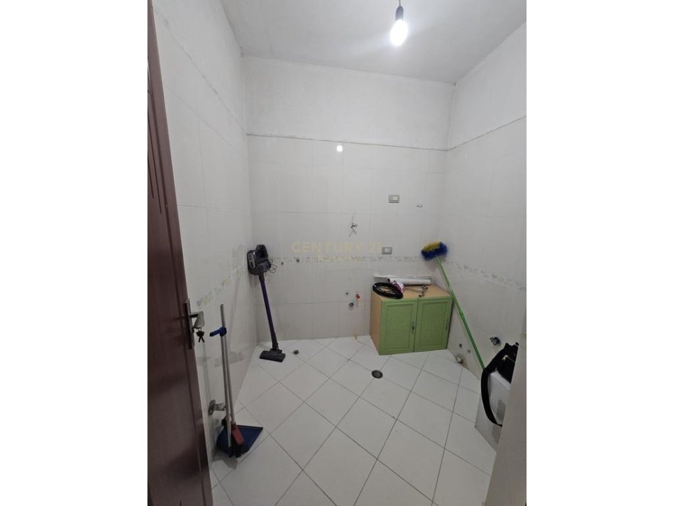 Tirane, shitet 2+1 , 112 m² 122.000 € (Astir)