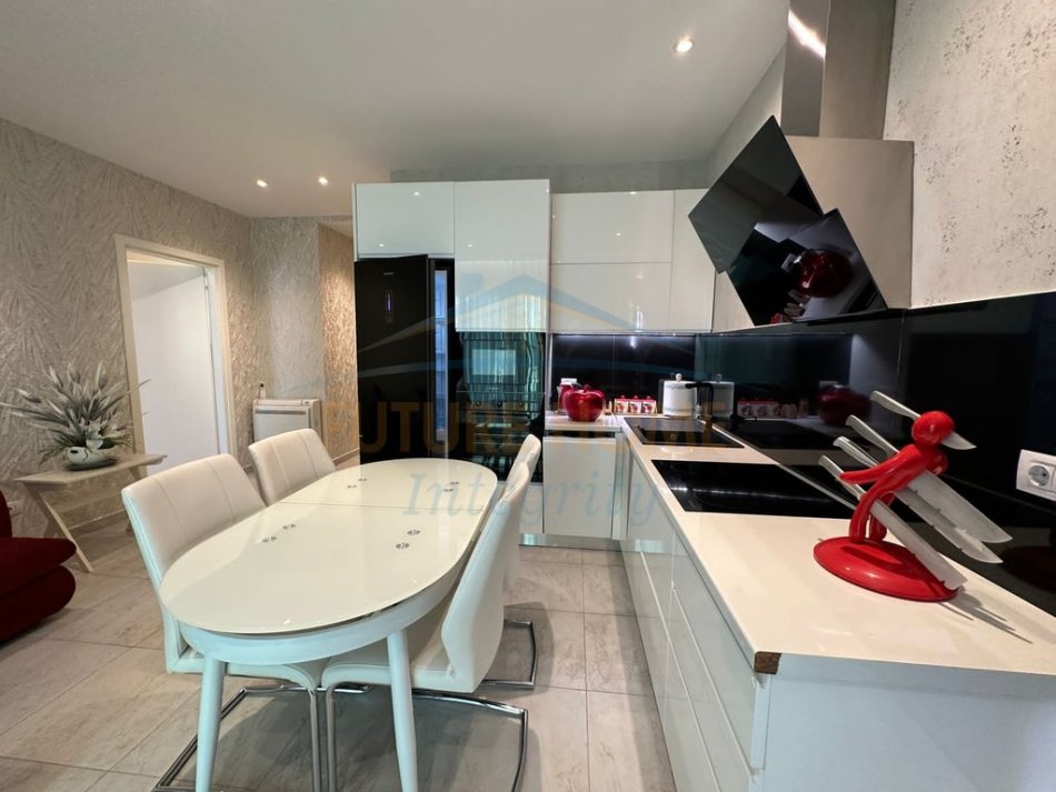 Tirane, shitet apartament 2+1+Ballkon Kati 19, 90 m² 455.000 € (Air Albania)
