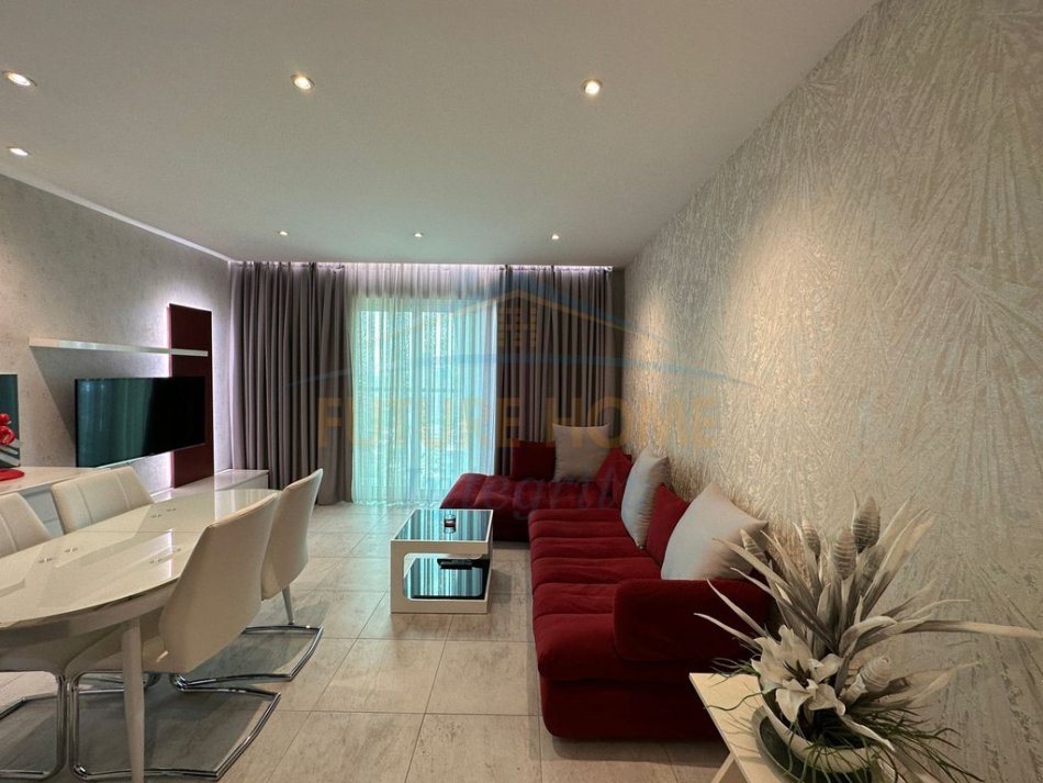 Tirane, shitet apartament 2+1+Ballkon Kati 19, 90 m² 455.000 € (Air Albania)