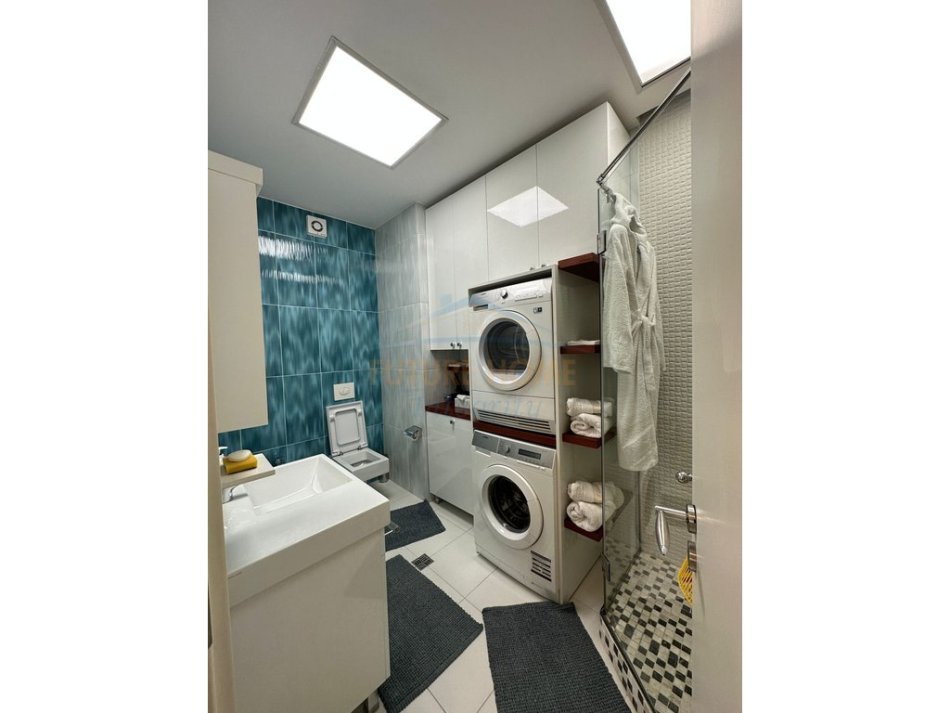 Tirane, shitet apartament 2+1+Ballkon Kati 19, 90 m² 455.000 € (Air Albania)