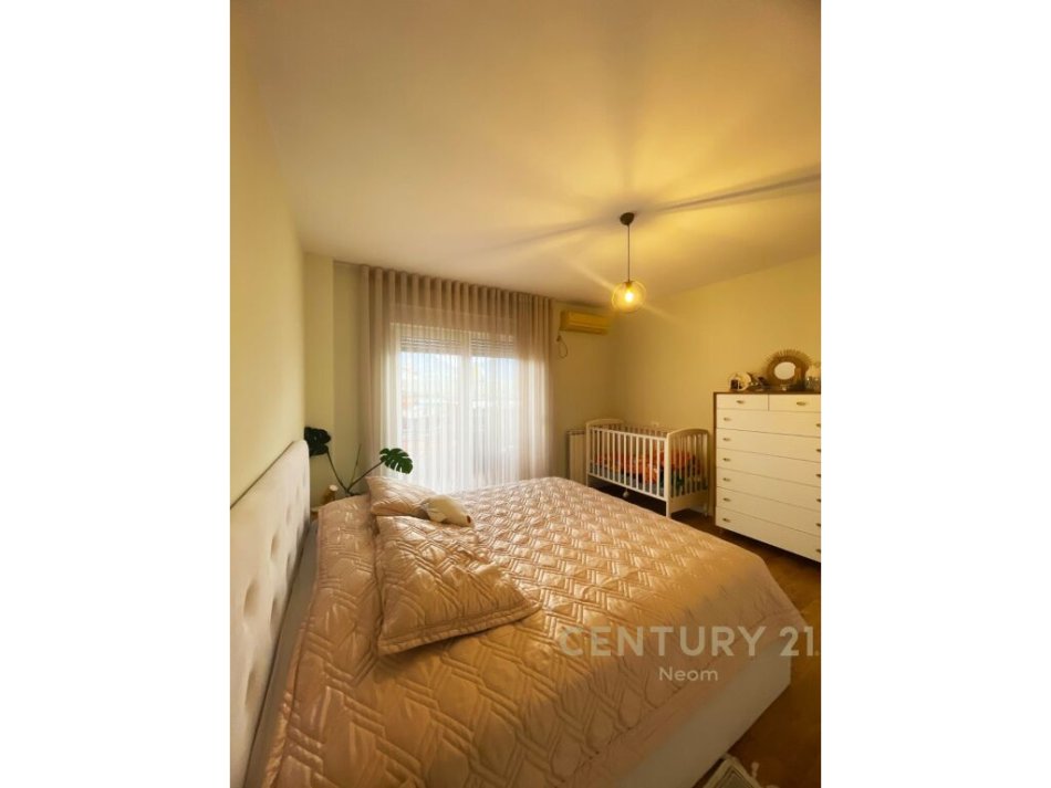 QIRA, APARTAMENT MODERN 2+1 TE LIQENI THATE