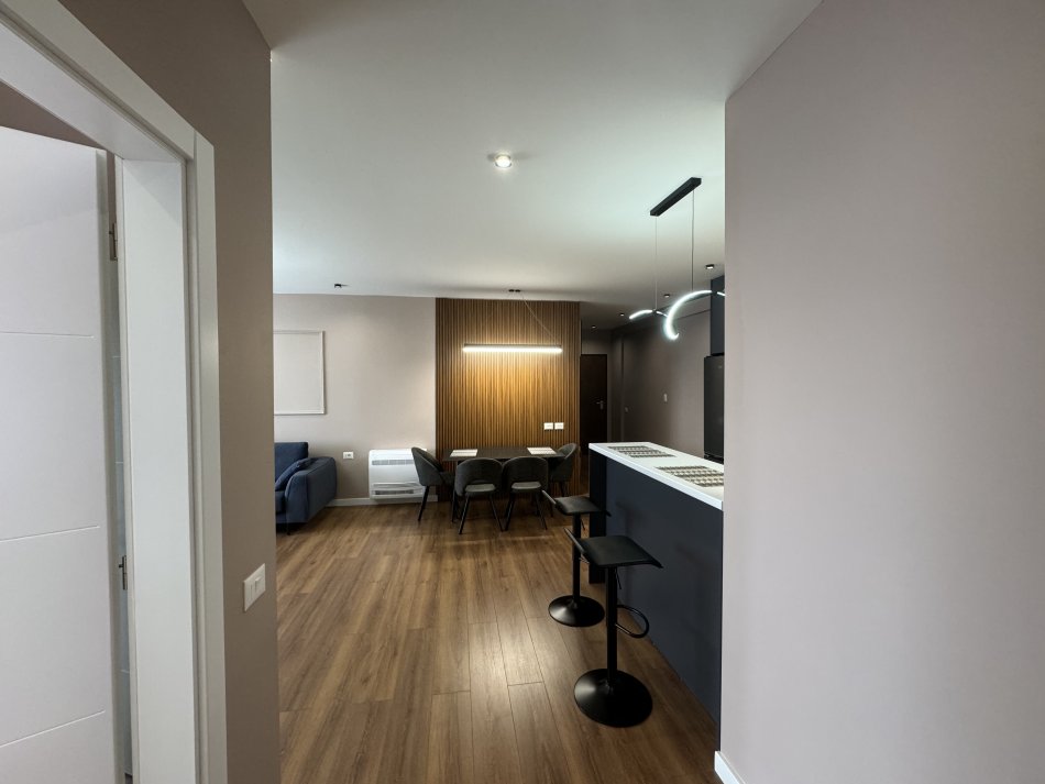 Tirane, shitet apartament 2+1+Aneks+Ballkon Kati 3, 126 m² 148.000 € (rruga kastriotet , pallatet e verdha , spitali hygeia)