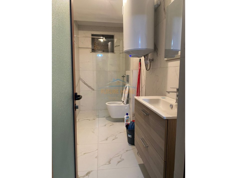 Tirane, jepet me qera apartament 2+1 Kati 2, 76 m² 500 € (Brryl)