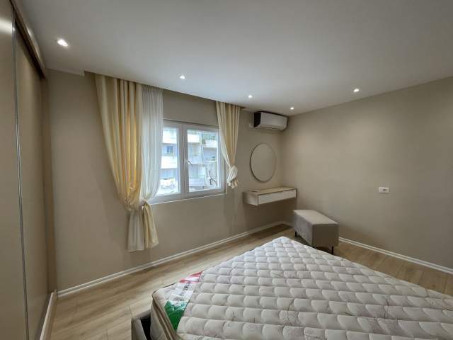 Tirane, jepet me qera apartament 2+1+BLK Kati 4, 77 m² 600 Euro (Rruga e Dibres)