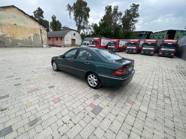 Tirane, shes makine Mercedes-Benz C klas Viti 2001, 3.500 Euro